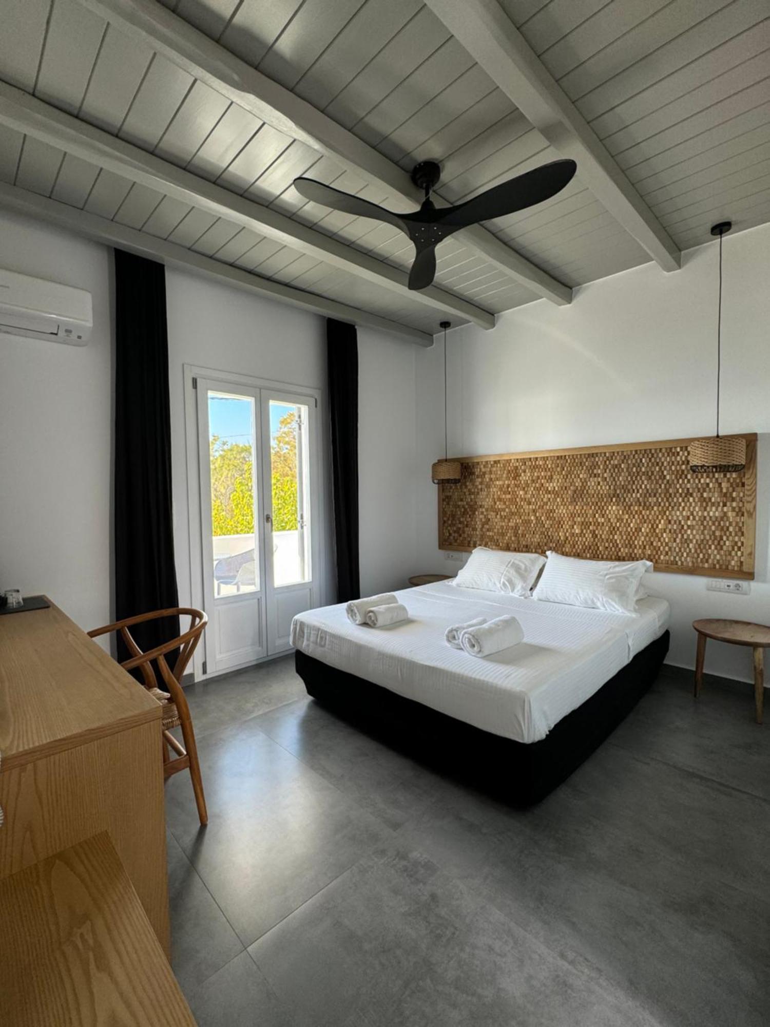 פארוס Parian Village Beach Hotel - Adults Only חדר תמונה