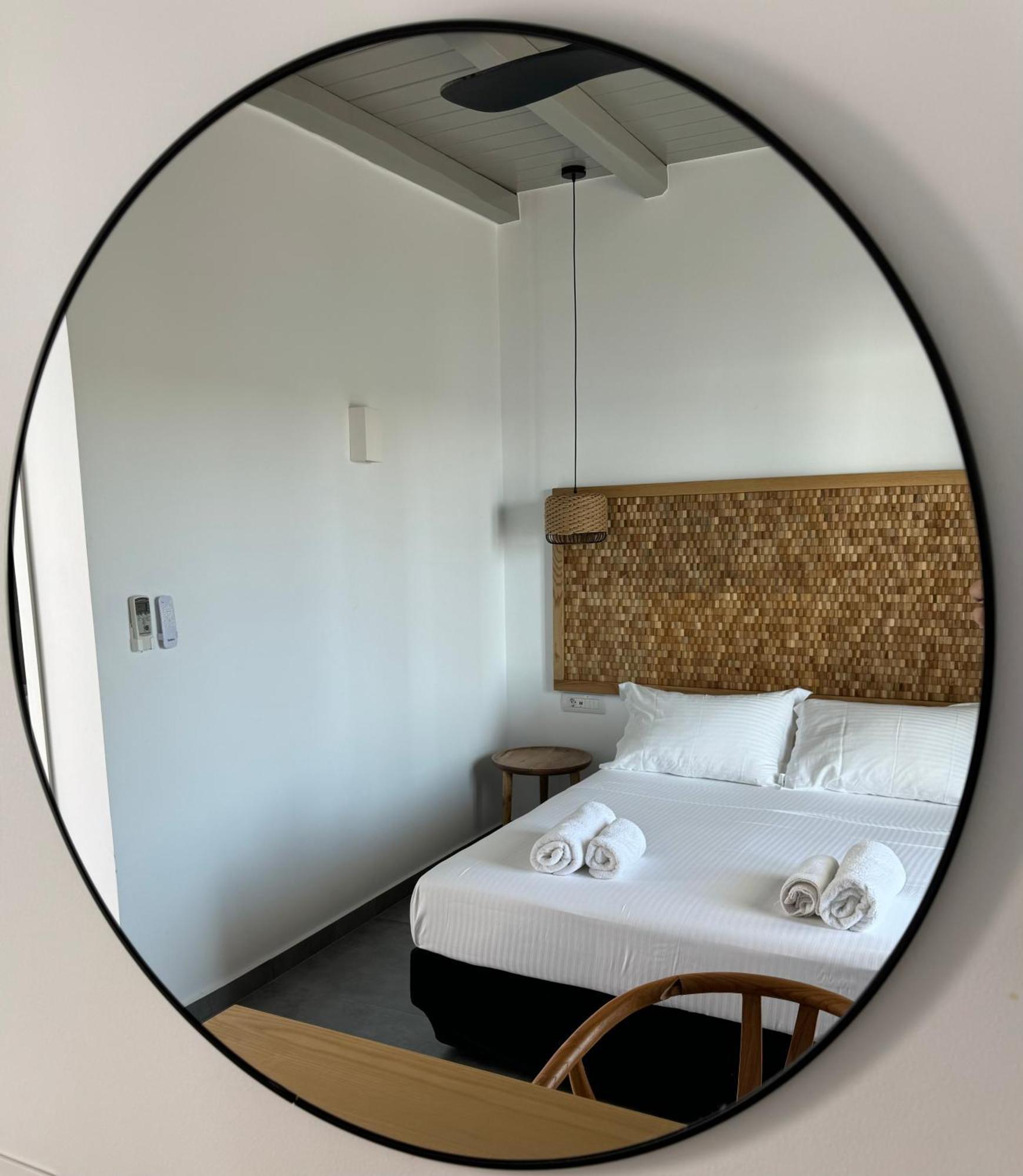 פארוס Parian Village Beach Hotel - Adults Only חדר תמונה